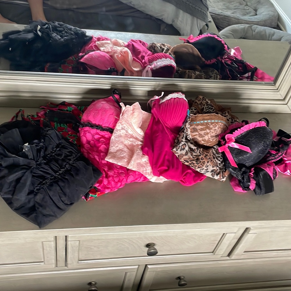 7 Multi piece lingerie set -individual pics in closet